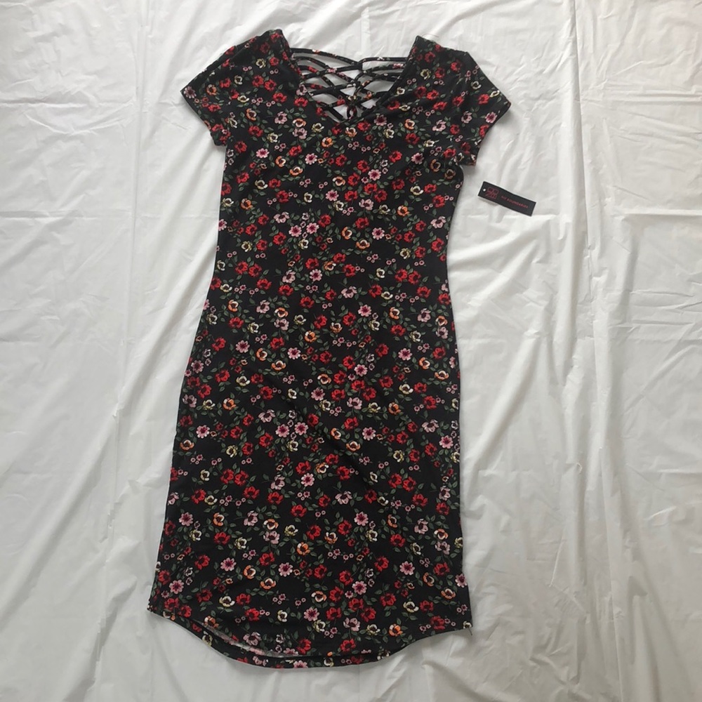 Juniors’ Short Sleeve Pattern Midi Dress